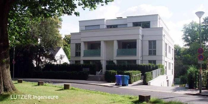 Freistehende Villa mit Tiefgarage in Krefeld